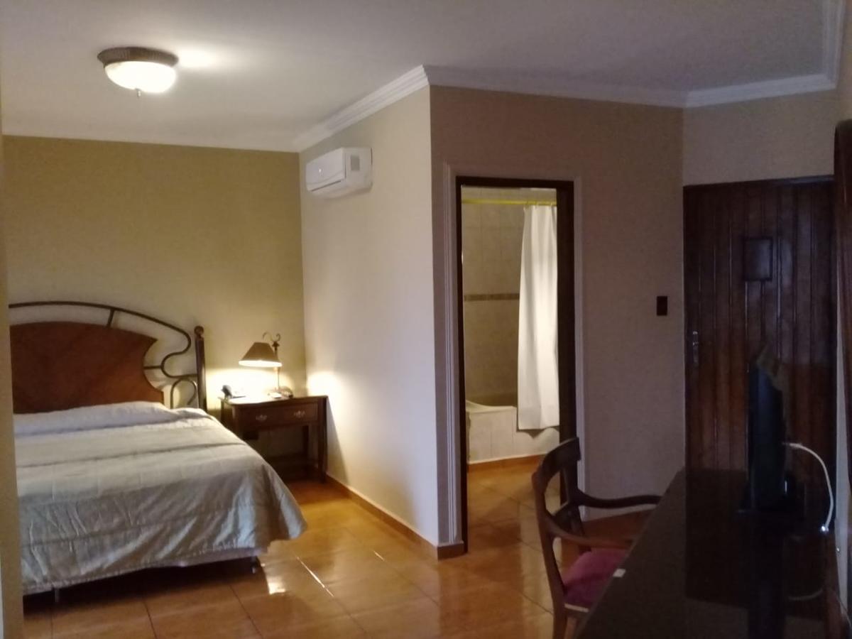 Hotel Puerta Del Rey Santa Cruz de La Sierra Extérieur photo
